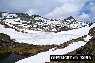 凍てつくスクロー湖の写真