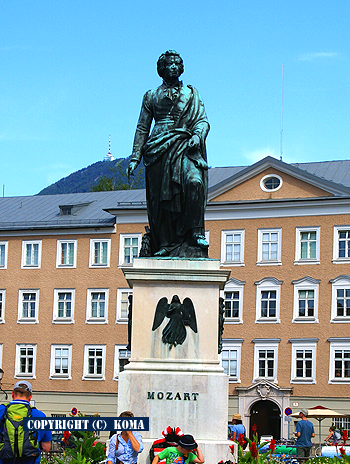 モーツァルトの像の写真